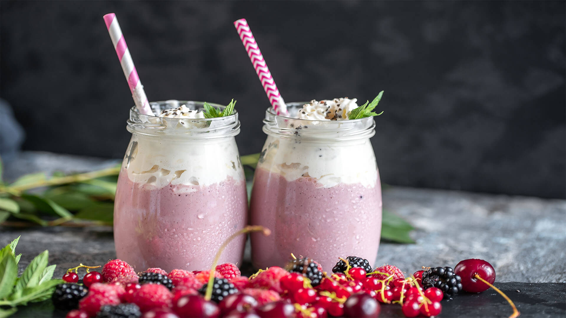 Kırmızı Orman Meyveli Milkshake