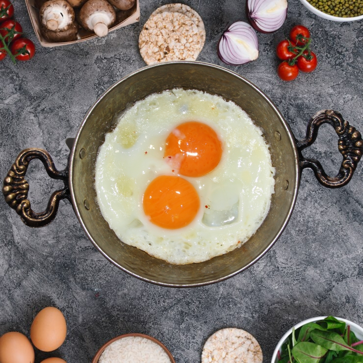 Sahanda Tereyağlı Yumurta
